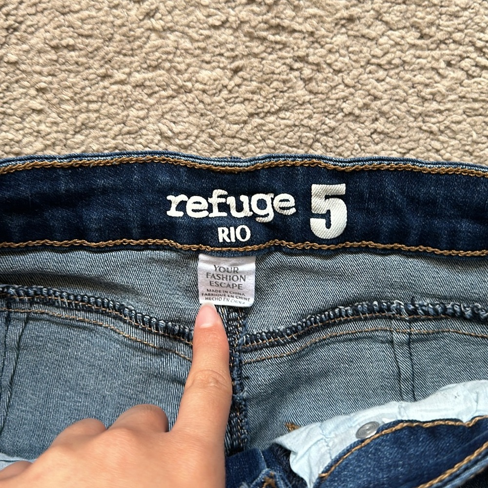 Refuge Rio Ripped Jean - Picture 2 of 3